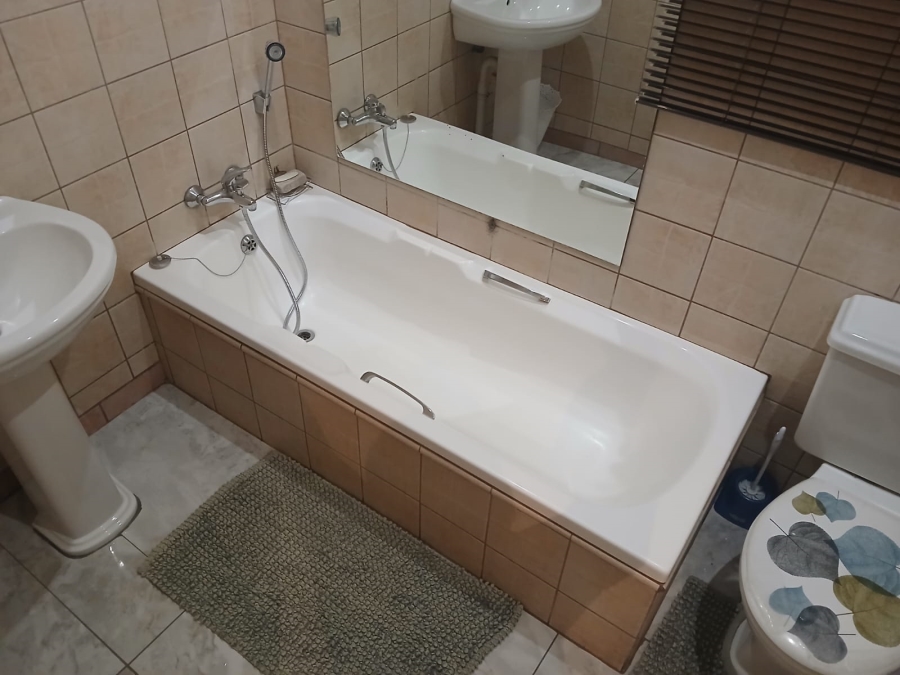 3 Bedroom Property for Sale in Safari Gardens North West